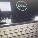 naprawa zawiasów i obudowy w laptopie